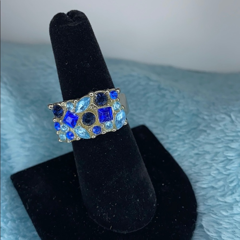 Woman’s ring size 7